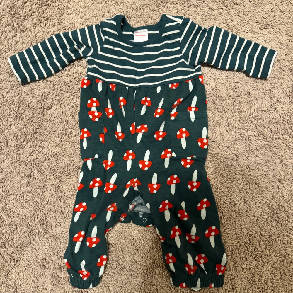 Hanna Andersson long sleeve mushroom romper